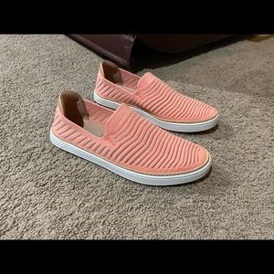 UGG Sammy Breeze Slip-on Sneaker in Beverly Pink Women’s Size 7